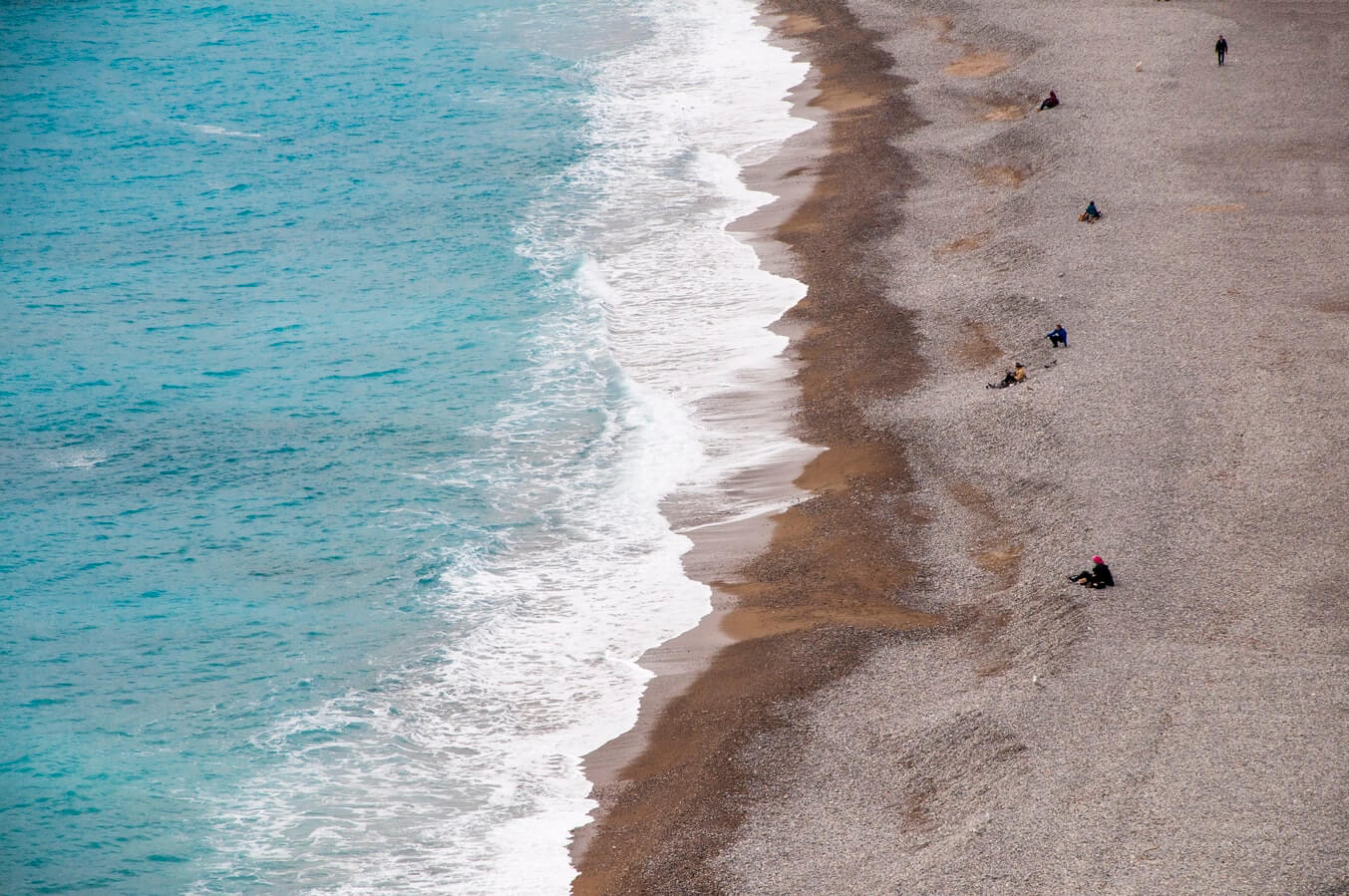 Le spot de surf en Méditerranée-unsplash
